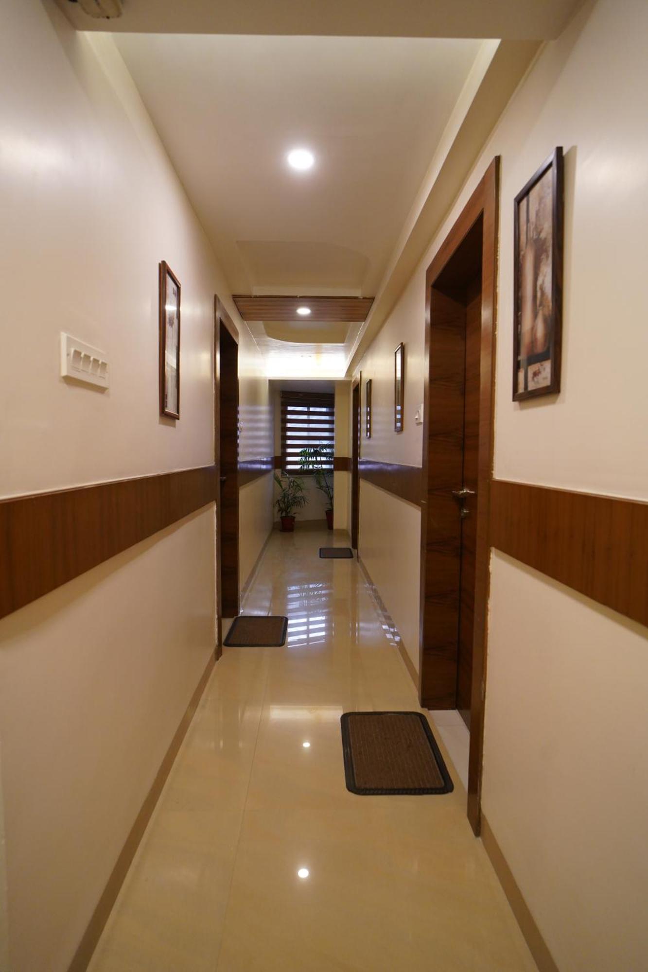 Hotel Gk Palace ボーパール エクステリア 写真